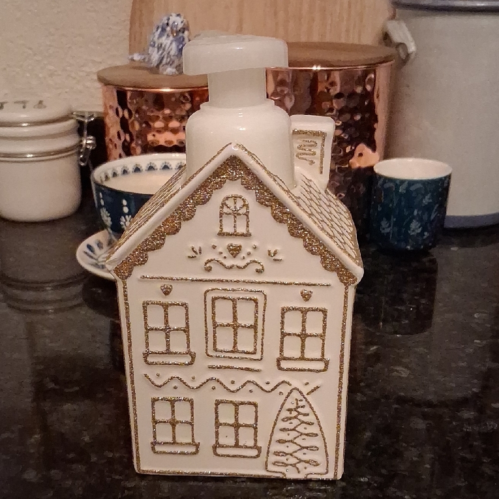 Bath & Body Works Ceramic House Foam Soap Dispenser